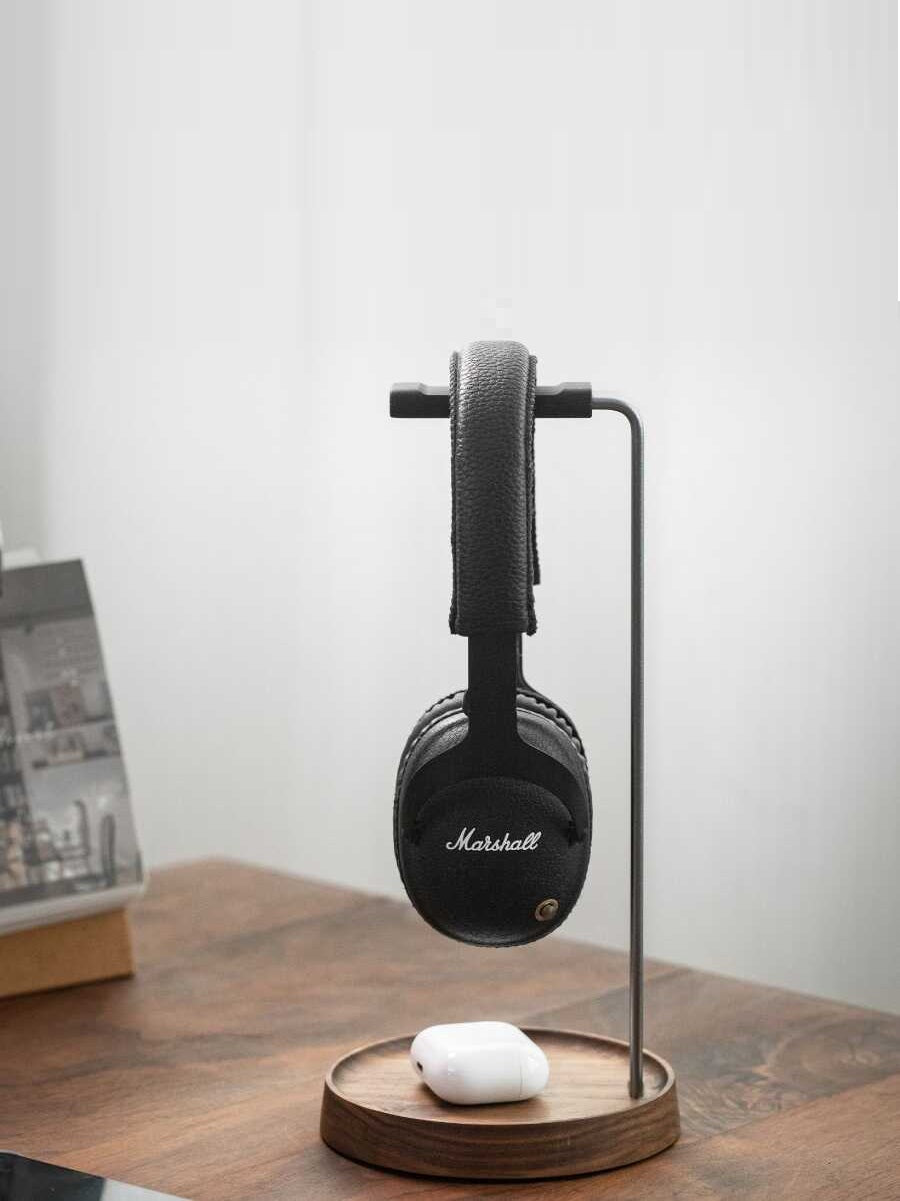 Simple Headphone Stand